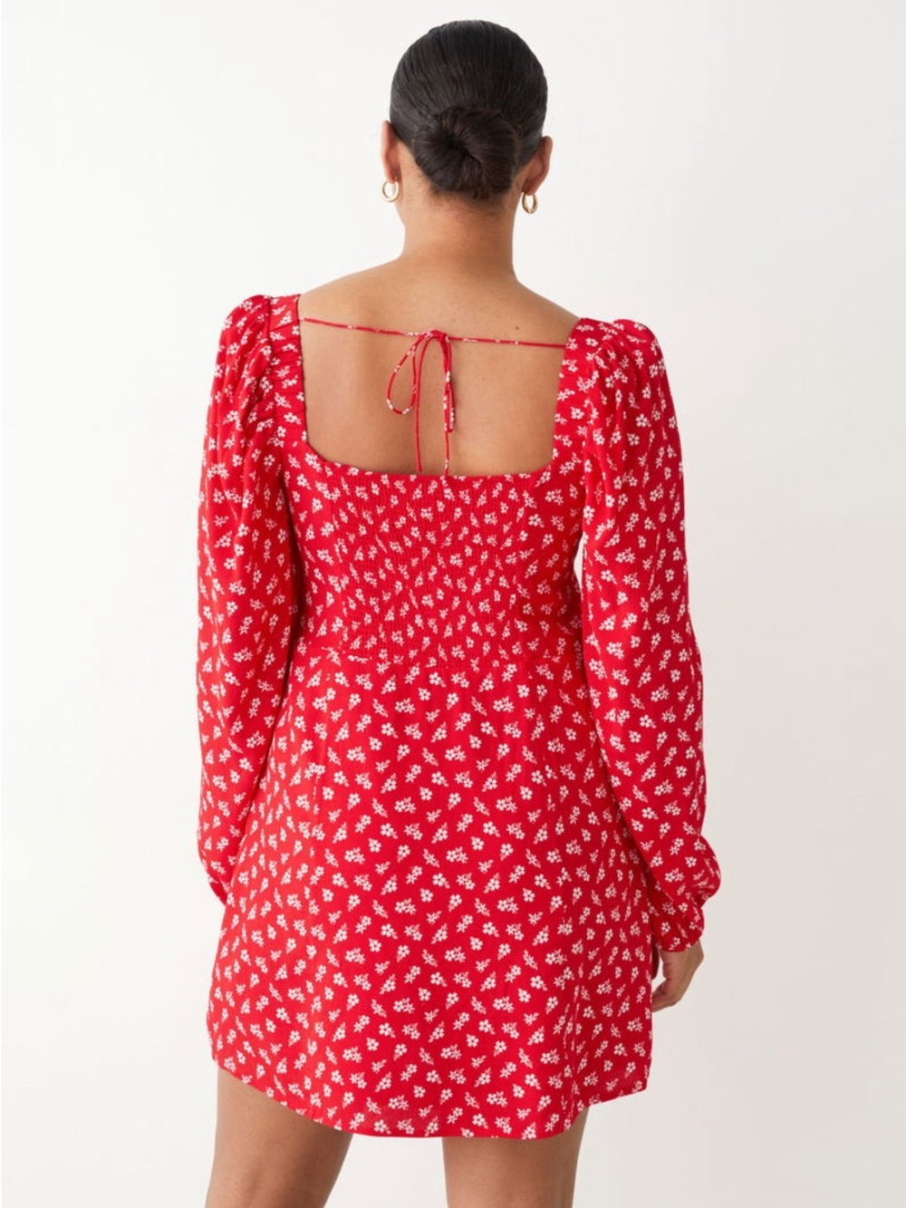 & Other Stories Mini Dress
Red Floral Puff Sleeve Tie
Front A Line - Picture 3 of 4